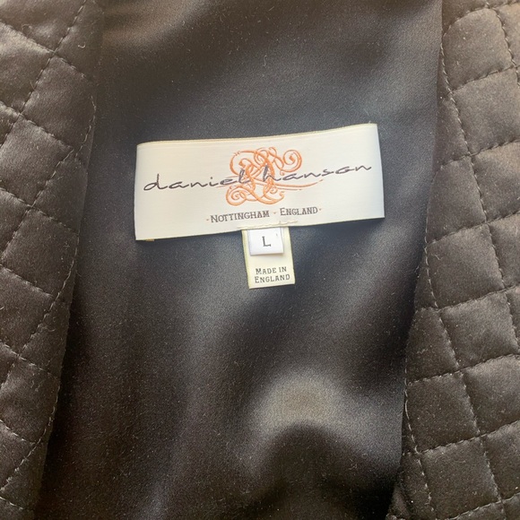 ** SOLD Daniel Hanson Red Dotted Silk Smoking Jacket - Picture 4 of 7